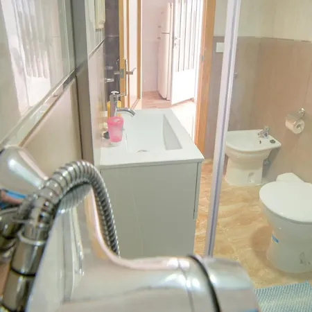 Lovely 1 Bedroom With Kitchen & Pool شقة *