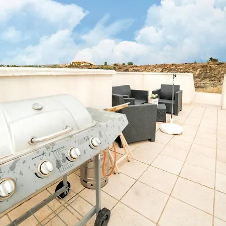 Lovely 1 Bedroom With Kitchen & Pool Apartman *