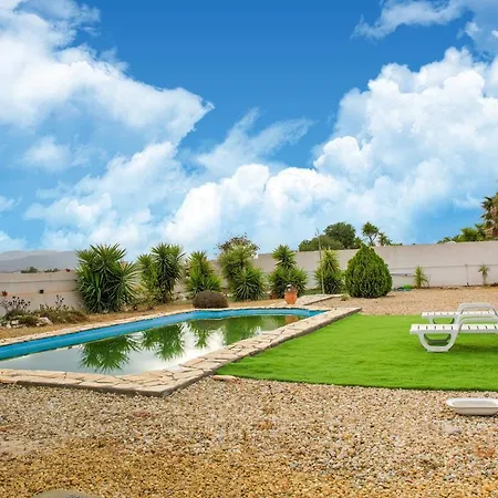 Lovely 1 Bedroom With Kitchen & Pool Apartman *