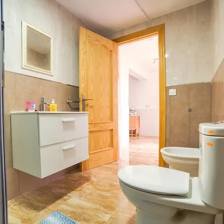 Lovely 1 Bedroom With Kitchen & Pool Apartman *