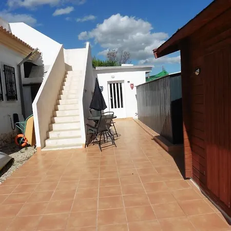 Apartman Lovely 1 Bedroom With Kitchen & Pool *